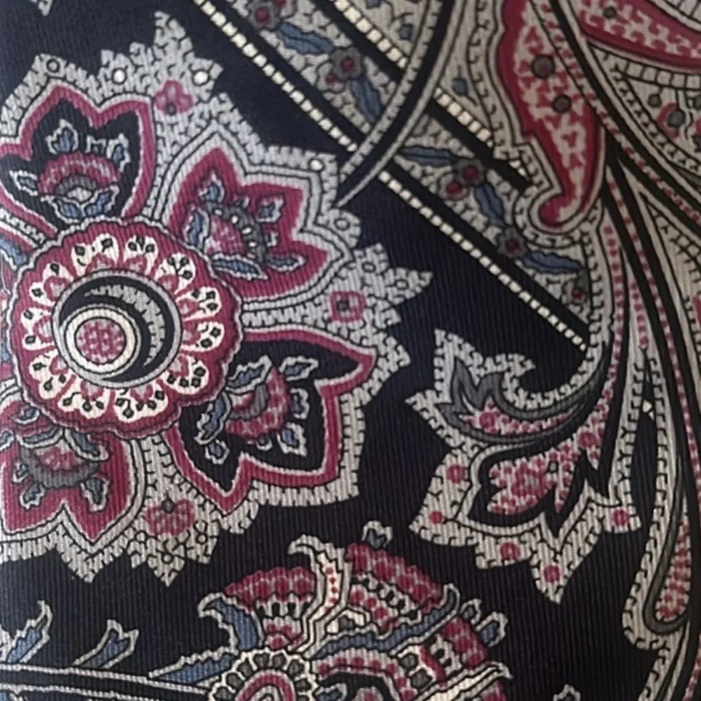 Christian Dior Vintage Gray Botanical Paisley Print 100% Silk Neck Tie